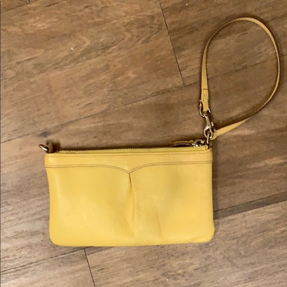 Dooney & Bourke sunshine yellow wristlet - Picture 6 of 6